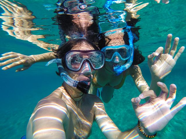 blue safari tour zanzibar - snorkelers
